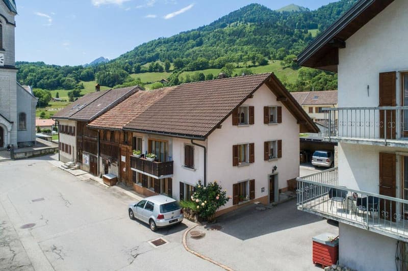 Immeuble de deux logements avec potentiel de développement (1)