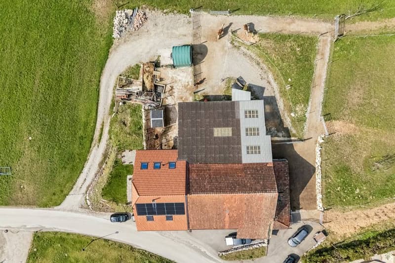 Terrain à bâtir de 2'198m2 avec ferme rénovée (3)
