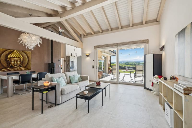 Villa en bordure de zone agricole avec vaste jardin et vue dégagée (5)