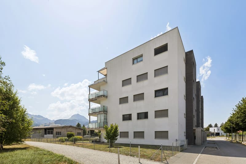 EXCLUSIVITÉ ! Bel appartement de 2.5 pièces avec balcon de 14 m2 (3)