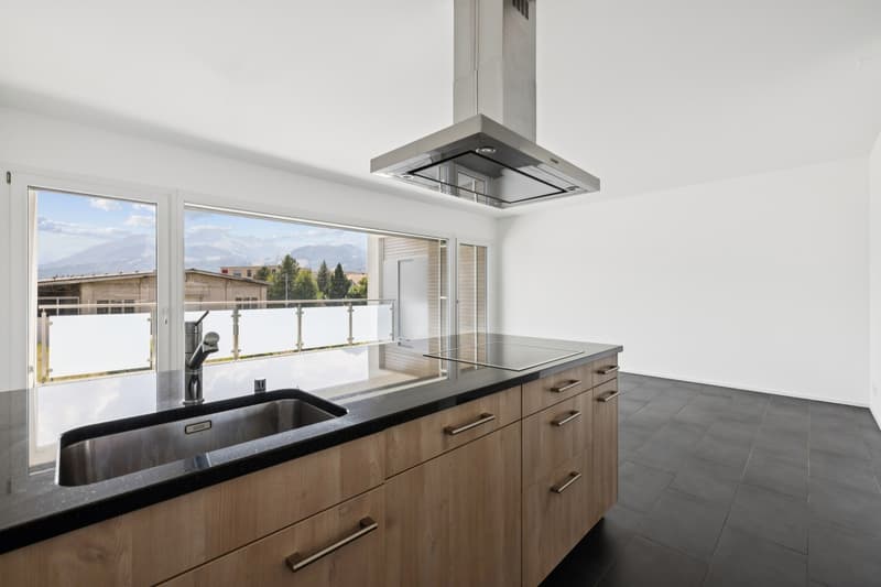 EXCLUSIVITÉ ! Bel appartement de 2.5 pièces avec balcon de 14 m2 (7)