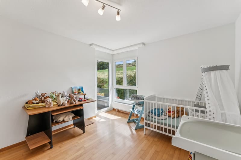 Chambre à coucher avec accès au balcon