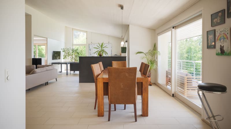 7.5-Zimmer-Villa mit unverbaubarem Alpenblick und Baulandparzelle (4)