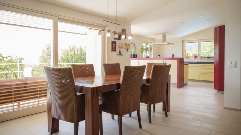 7.5-Zimmer-Villa mit unverbaubarem Alpenblick und Baulandparzelle (7)