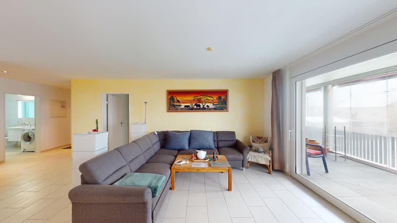 Repräsentative 3.5-Zimmer-Wohnung in Neudorf (2)