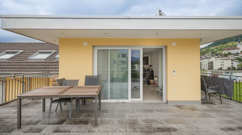 Modernes Mehrfamilienhaus mit drei 3.5-Zimmer-Wohnungen in Buochs (7)
