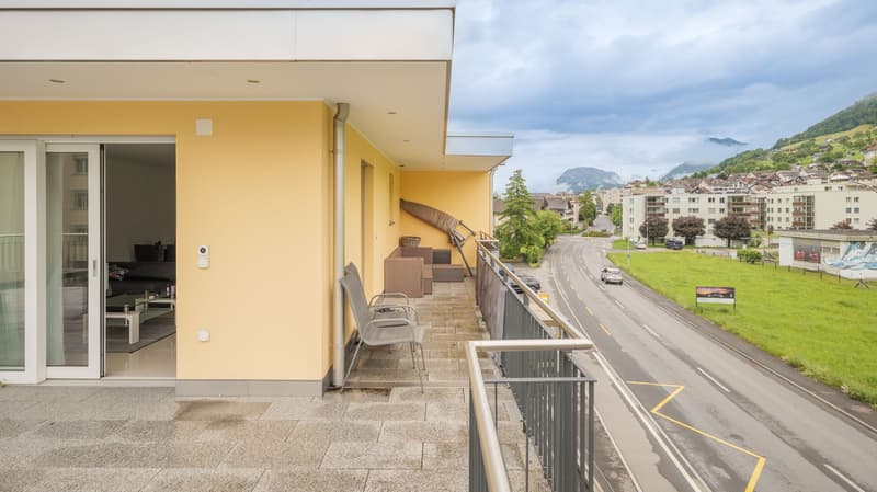 Modernes Mehrfamilienhaus mit drei 3.5-Zimmer-Wohnungen in Buochs (6)