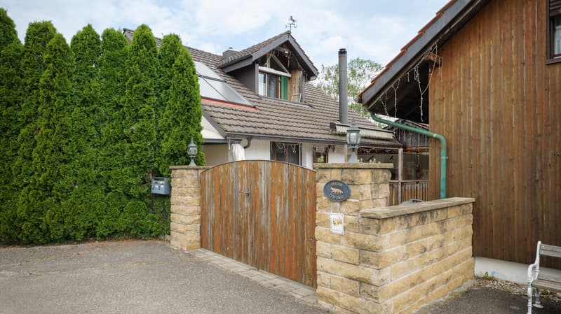 Gemütliches Haus mit zwei Nebengebäuden und Umschwung in Romanshorn (4)