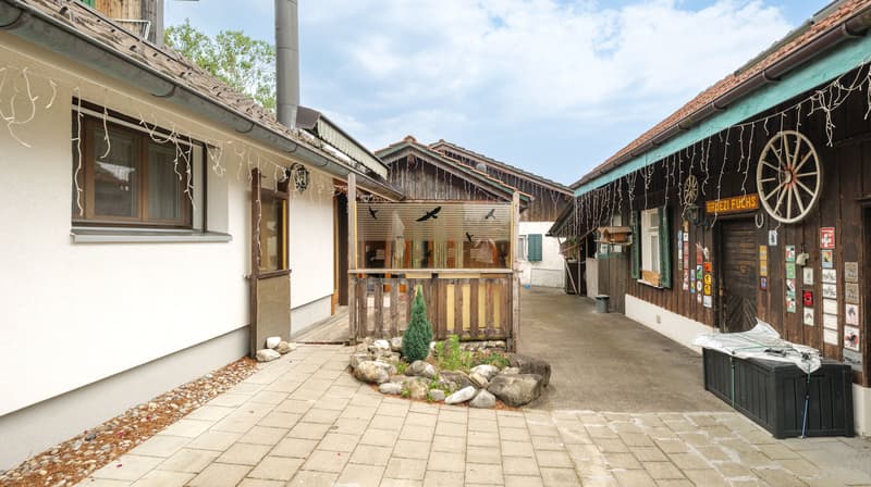 Gemütliches Haus mit zwei Nebengebäuden und Umschwung in Romanshorn (5)
