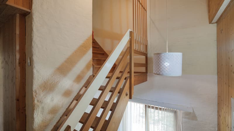 5.5-Zimmer-Wohnhaus mit Bürogebäude und Bauland in der Kernzone (8)