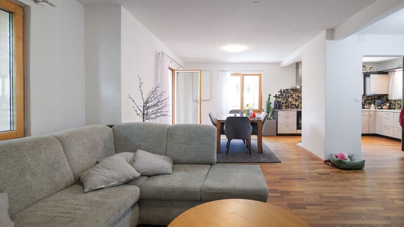 5.5-Zimmer-Wohnhaus mit Bürogebäude und Bauland in der Kernzone (4)