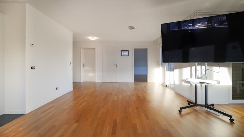 Helle 4.5-Zimmer-Wohnung in Oberweningen (2)