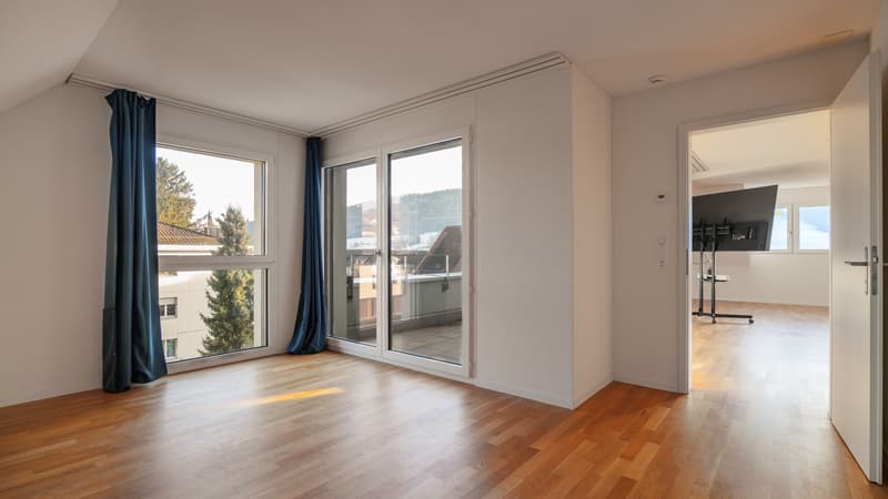 Helle 4.5-Zimmer-Wohnung in Oberweningen (7)