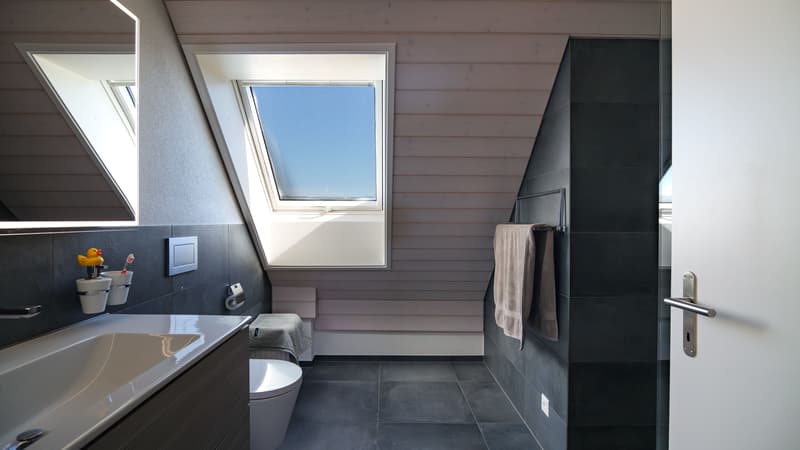 Edle 3.5-Zimmer-Dachwohnung in Hüniken (8)