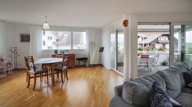 Grosszügige 4.5-Zimmer-Wohnung in Ruswil (2)