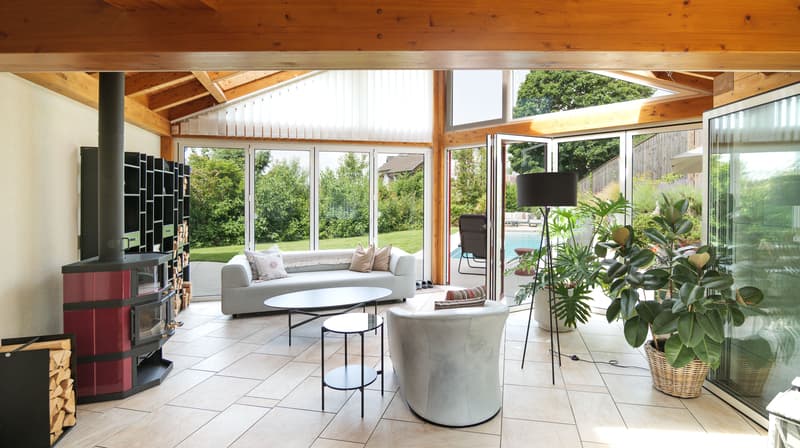 Grosszügiges 6.5-Zimmer-Haus mit Pool in Remetschwil (2)