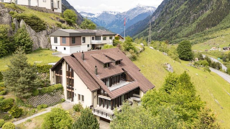 11-Zimmer-Liegenschaft mit 2 Wohnungen und Baupotenzial in Wassen (UR) (1)