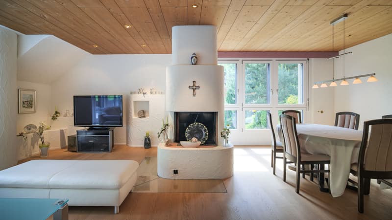 11-Zimmer-Liegenschaft mit 2 Wohnungen und Baupotenzial in Wassen (UR) (2)