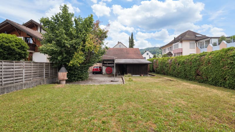Charmantes 5-Zimmer-Haus an Toplage mit Baulandpotential in Büsserach (2)