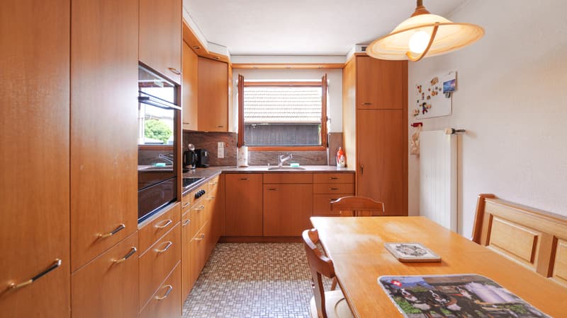 Charmantes 5-Zimmer-Haus an Toplage mit Baulandpotential in Büsserach (4)