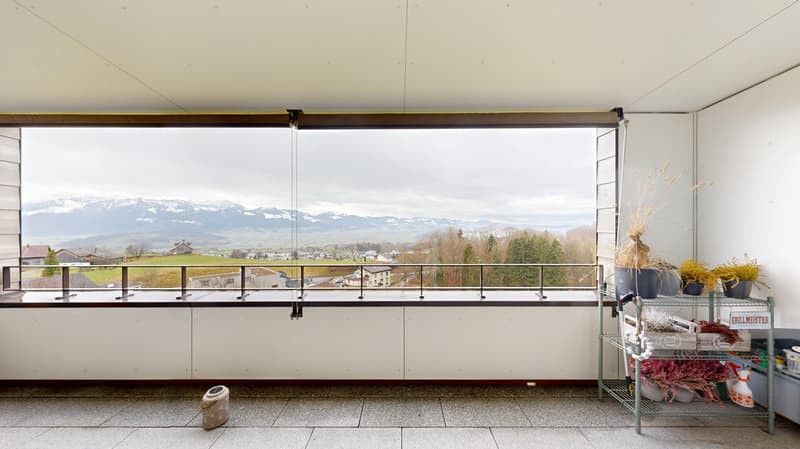 Exklusive 4.5-Zimmer-Dachwohnung mit See- und Bergsicht in Uetliburg (5)