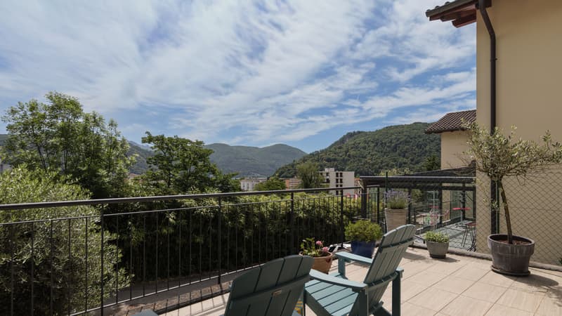 Affascinante casa di 5.5 locali con terrazza da sogno a Caslano (2)