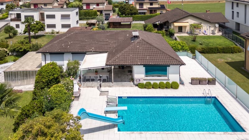 Spettacolare casa di 9 locali con piscina a Quartino (1)