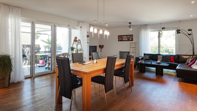 Elegante 4.5-Zimmer-Wohnung mit viel Liebe zum Detail in Glattfelden (8)