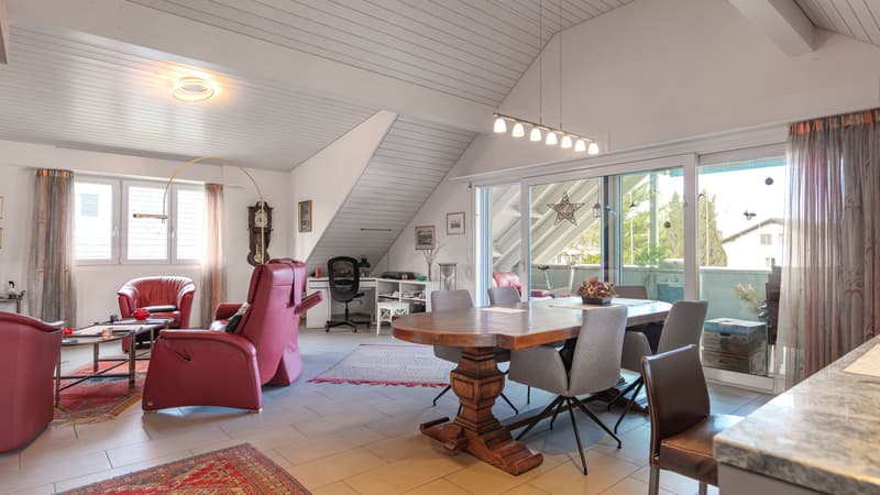 Attraktive 4.5 Zimmer - Dachwohnung an zentraler Lage im malerische... (6)