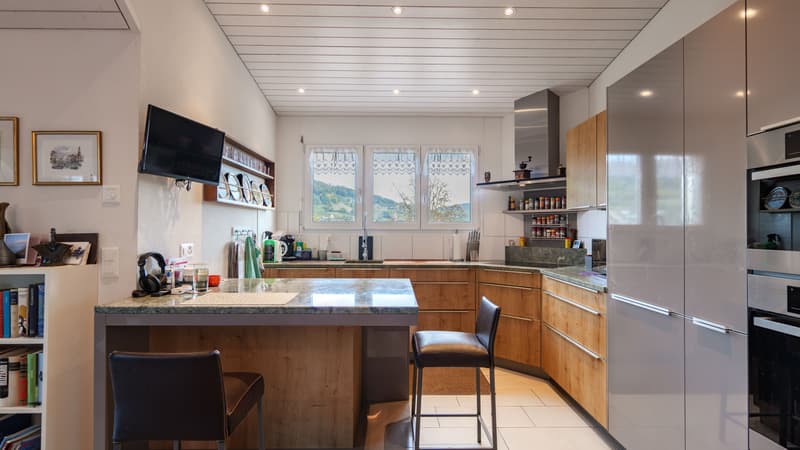 Attraktive 4.5 Zimmer - Dachwohnung an zentraler Lage im malerische... (5)