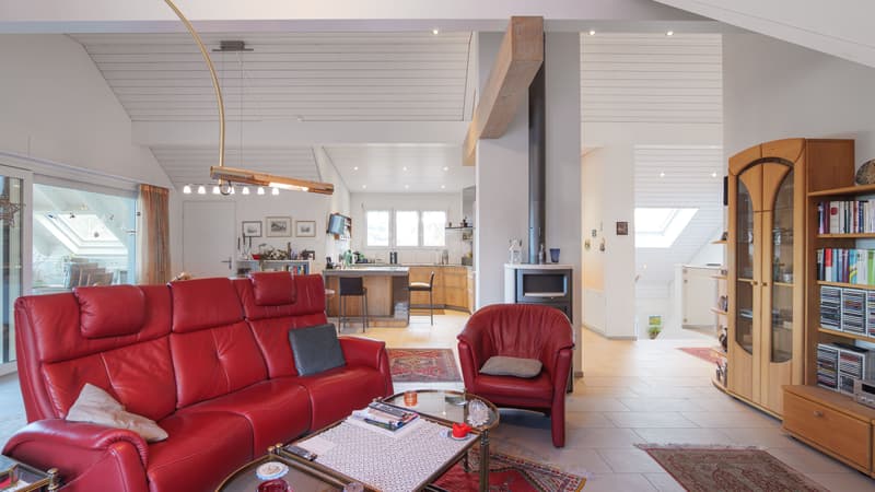 Attraktive 4.5 Zimmer - Dachwohnung an zentraler Lage im malerische... (4)