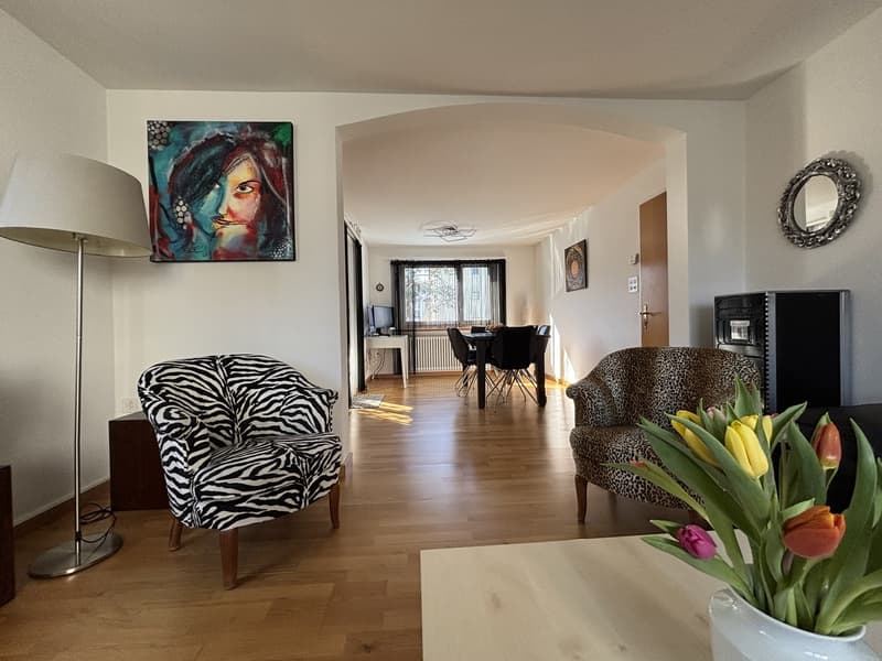Maison accueillante dans un emplacement central de premier choix (2)