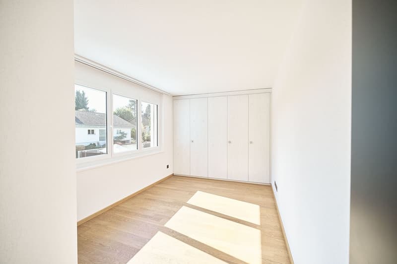 Grosszügiges Doppel-Einfamilienhaus in luxuriösem Ausbaustandard (7)