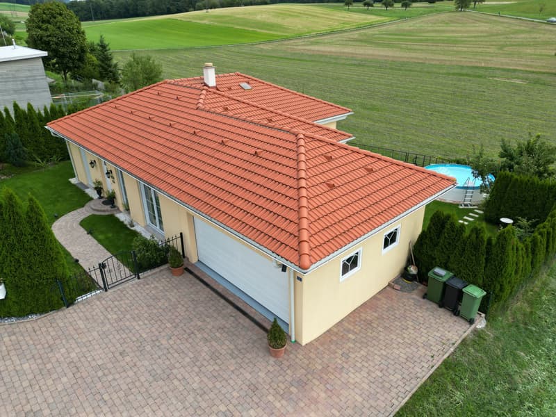 8.5-Zi.-EFH mit Pool und Weitsicht in Stüsslingen (1)