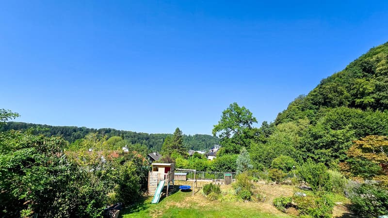 5.5-Zimmer-Einfamilienhaus mit traumhaftem Garten an sonniger Lage in Stallikon (12)