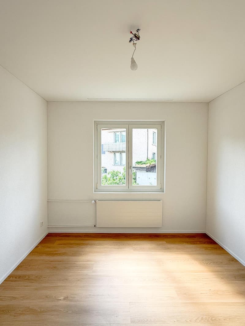 Modern und hochwertig renovierte 4 Zi-Wohnung an ruhiger (3)