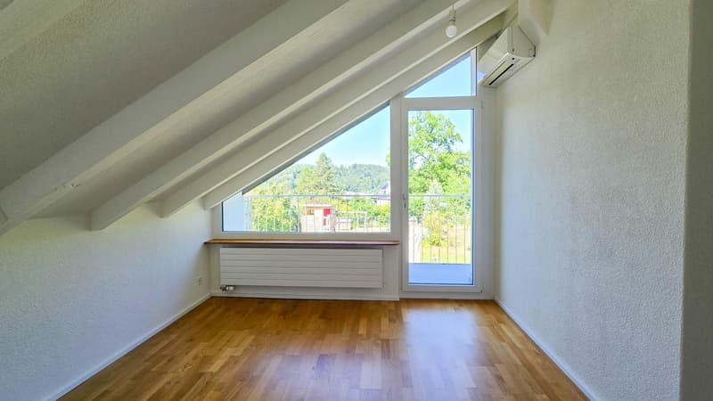 5.5-Zimmer-Einfamilienhaus mit traumhaftem Garten an sonniger Lage in Stallikon (7)