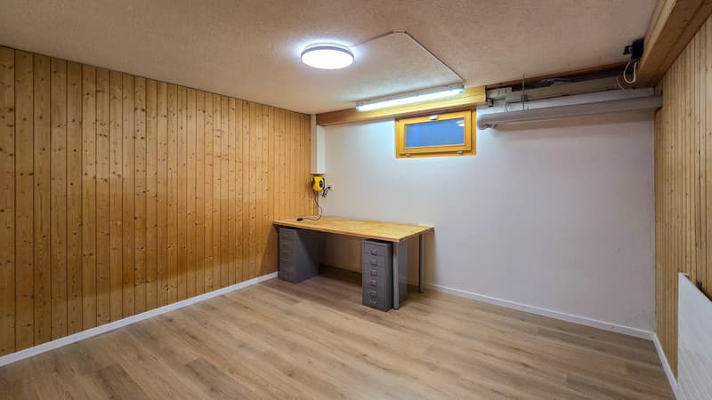 5.5-Zimmer-Einfamilienhaus mit traumhaftem Garten an sonniger Lage in Stallikon (11)