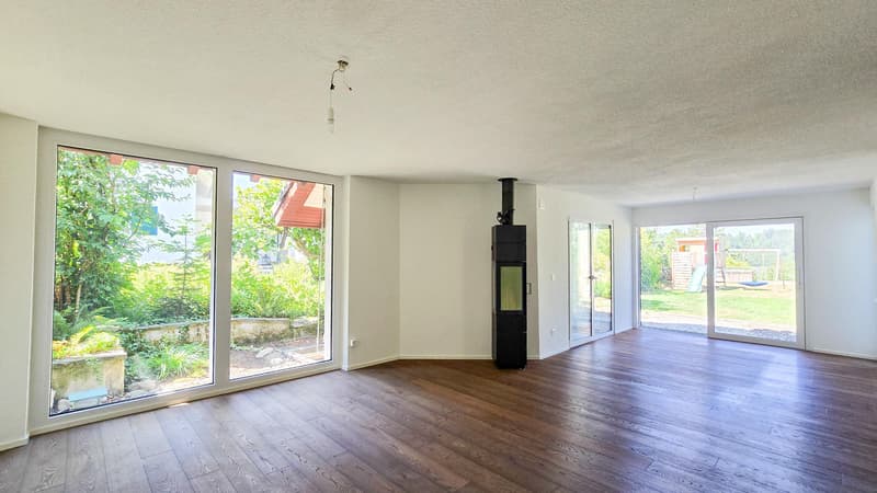5.5-Zimmer-Einfamilienhaus mit traumhaftem Garten an sonniger Lage in Stallikon (3)