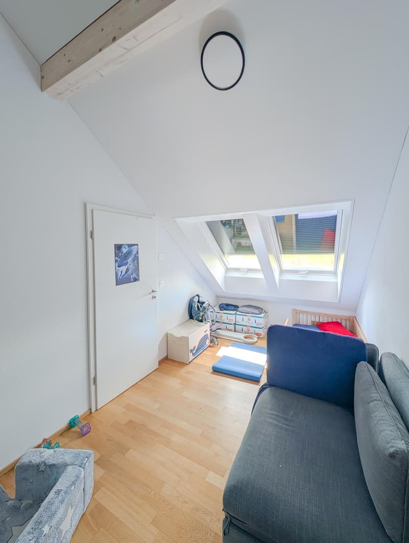Gepflegte Duplex-Dachwohnung mit gemütlicher Loggia (5)
