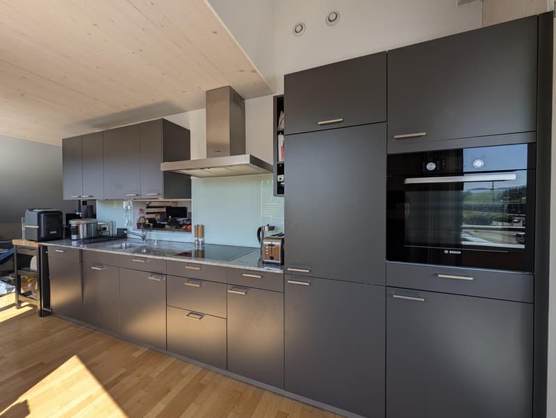 Gepflegte Duplex-Dachwohnung mit gemütlicher Loggia (2)