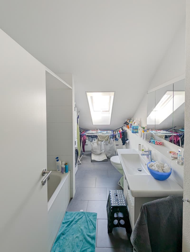 Gepflegte Duplex-Dachwohnung mit gemütlicher Loggia (7)