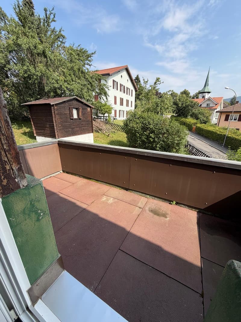 Appartement 2.5 pièces lumineux avec balcon à Tavannes (3)