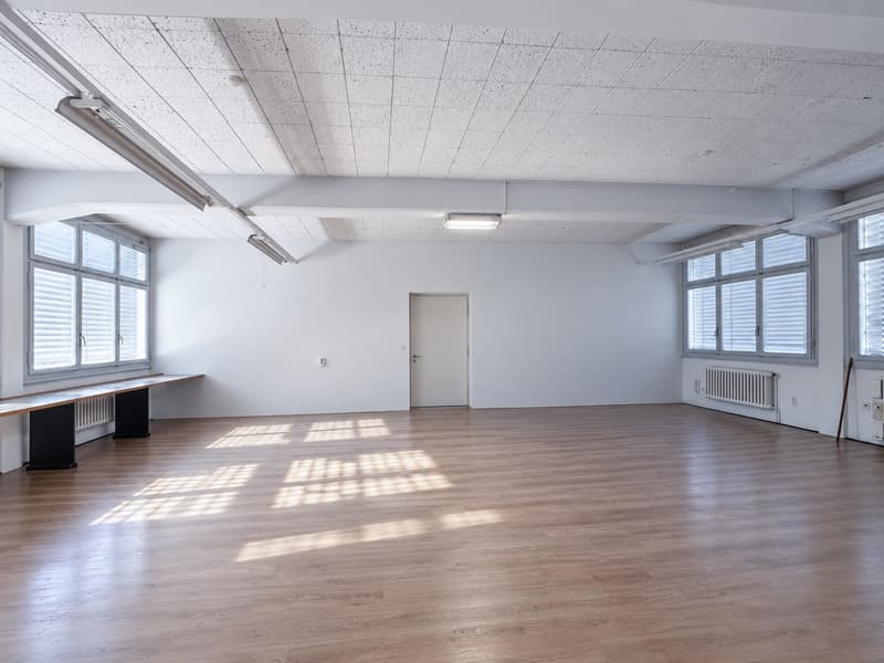 Atelier lumineux à louer – Rue de la Gurzelen 5, Bienne (3)