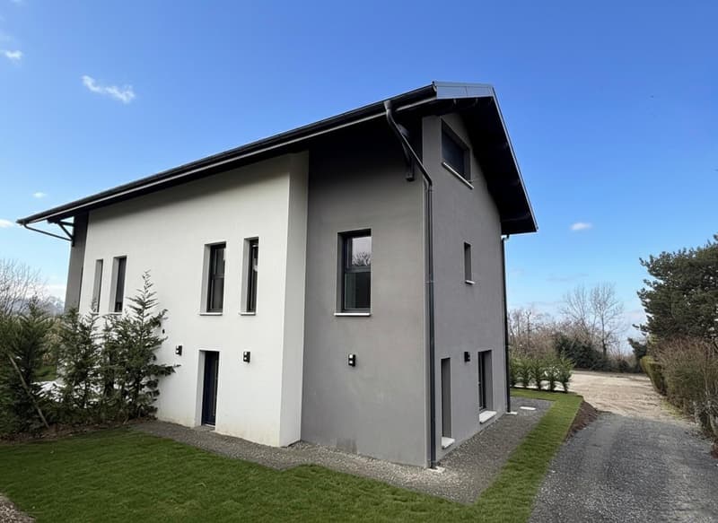Maison récente avec vues lac (1)