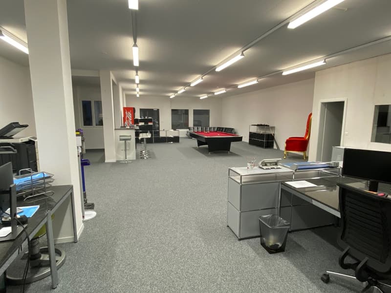 Attraktive Gewerbe-/Verkaufsfläche am Kreuzplatz in Aesch – 290 m², rollstuhlgängig & renoviert (2)