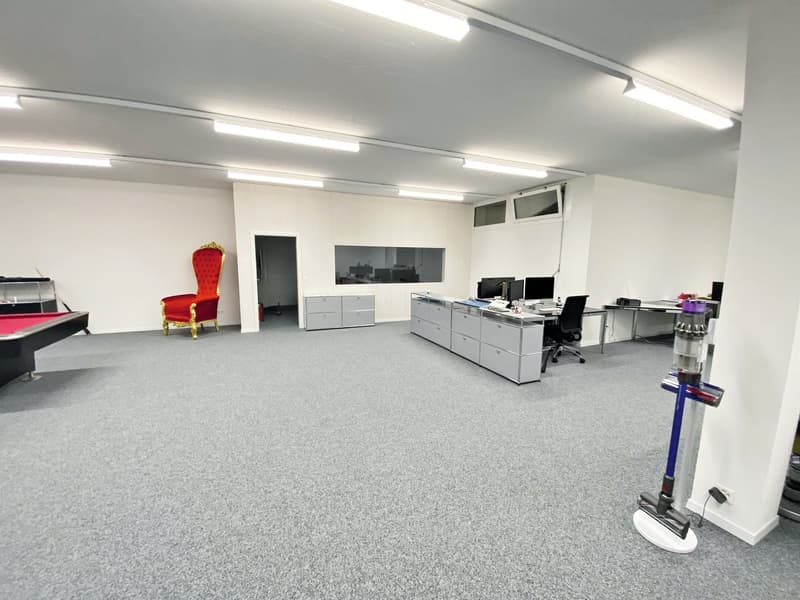 Attraktive Gewerbe-/Verkaufsfläche am Kreuzplatz in Aesch – 290 m², rollstuhlgängig & renoviert (4)