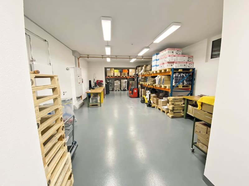 Attraktive Gewerbe-/Verkaufsfläche am Kreuzplatz in Aesch – 290 m², rollstuhlgängig & renoviert (11)