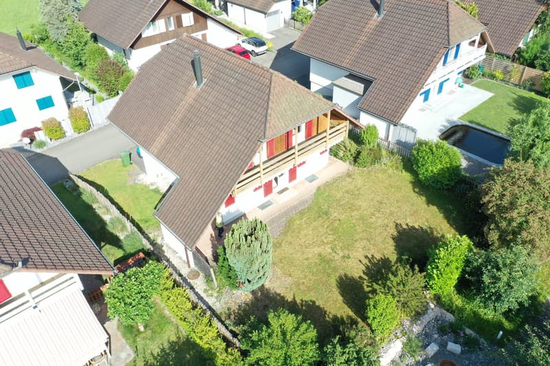 Freistehendes 5.5 Zmmer Einfamilienhaus, das Suchen hat ein Ende ! (1)
