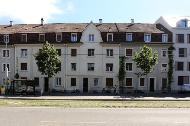 Attraktive 4-Zimmerwohnung in renoviertem Altbau direkt beim Voltaplatz (5)